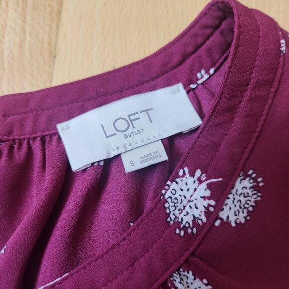 Loft Outlet Burgundy Floral Flowy Sleeveless Blouse, Valentine's Day, SMALL - Picture 5 of 8